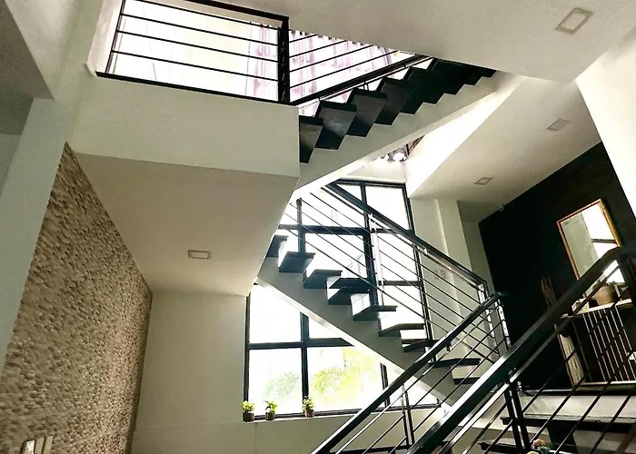 Near T1 Airpor, Garden With 20m Pool Villa, Family & Group Event & Ktv * Manila