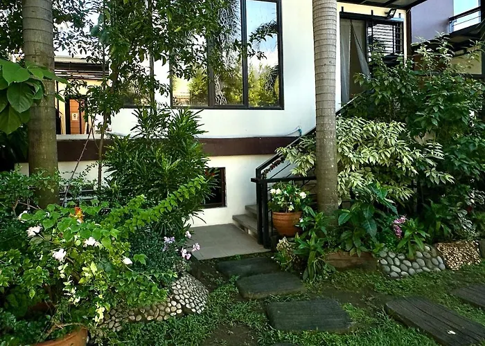 Villa Near T1 Airpor, Garden With 20m Pool Villa, Family & Group Event & Ktv *