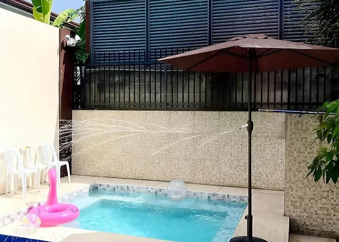 Near T1 Airpor, Garden With 20m Pool Villa, Family & Group Event & Ktv * Manila