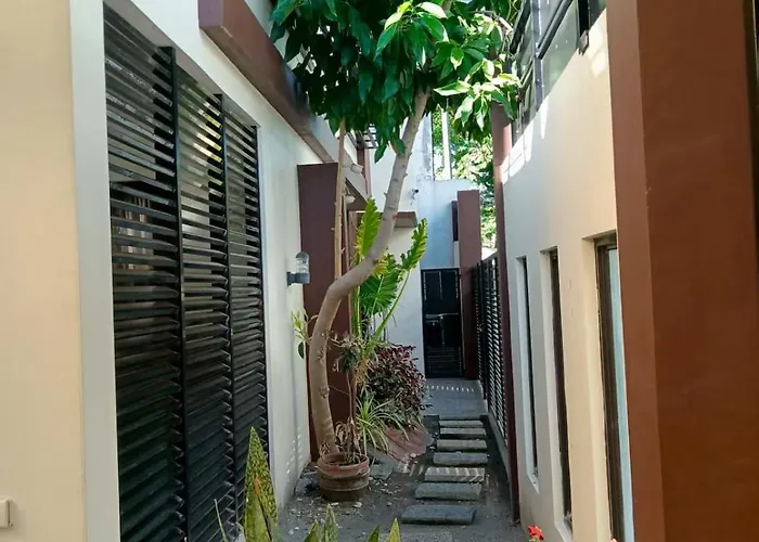 Villa Near T1 Airpor, Garden With 20m Pool Villa, Family & Group Event & Ktv *