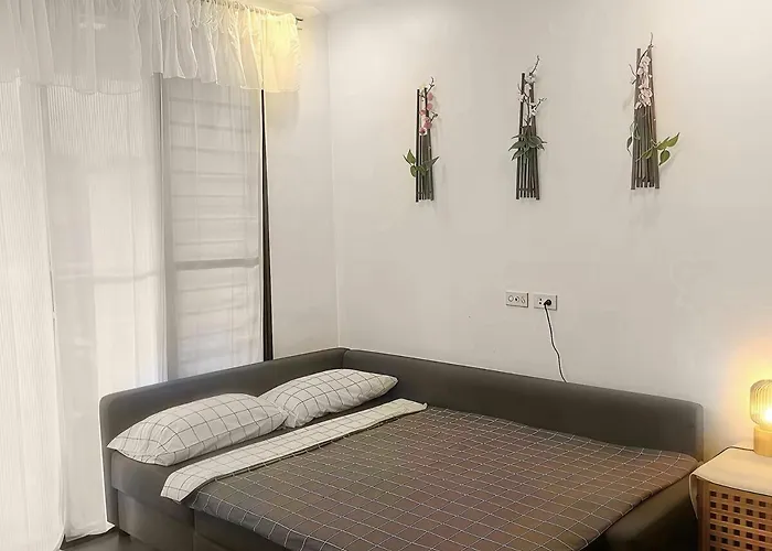 Near T1 Airpor, Garden With 20m Pool Villa, Family & Group Event & Ktv Villa *