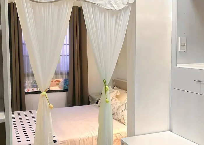 Villa Near T1 Airpor, Garden With 20m Pool Villa, Family & Group Event & Ktv Manila