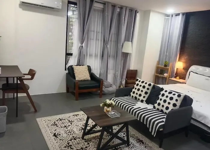 Villa Near T1 Airpor, Garden With 20m Pool Villa, Family & Group Event & Ktv