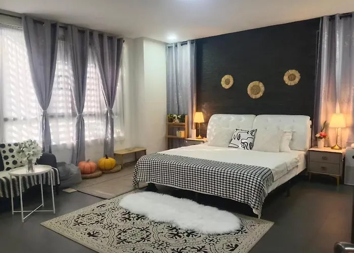 Near T1 Airpor, Garden With 20m Pool Villa, Family & Group Event & Ktv Villa