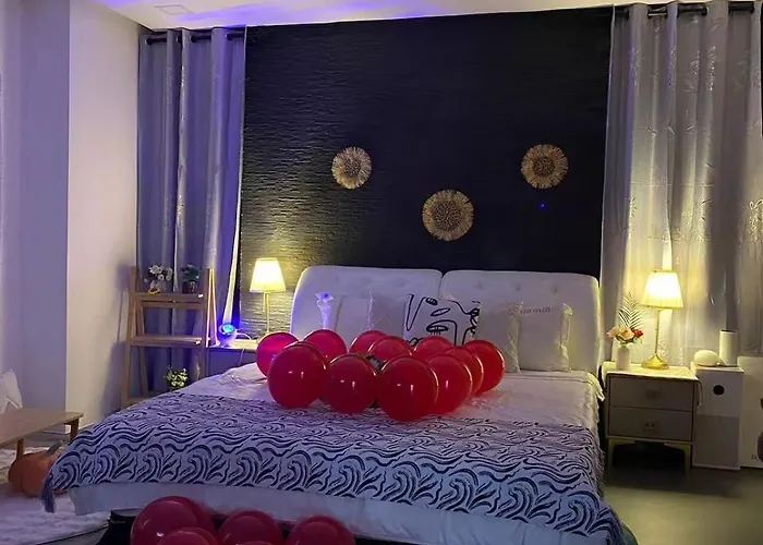 Near T1 Airpor, Garden With 20m Pool Villa, Family & Group Event & Ktv * Manila