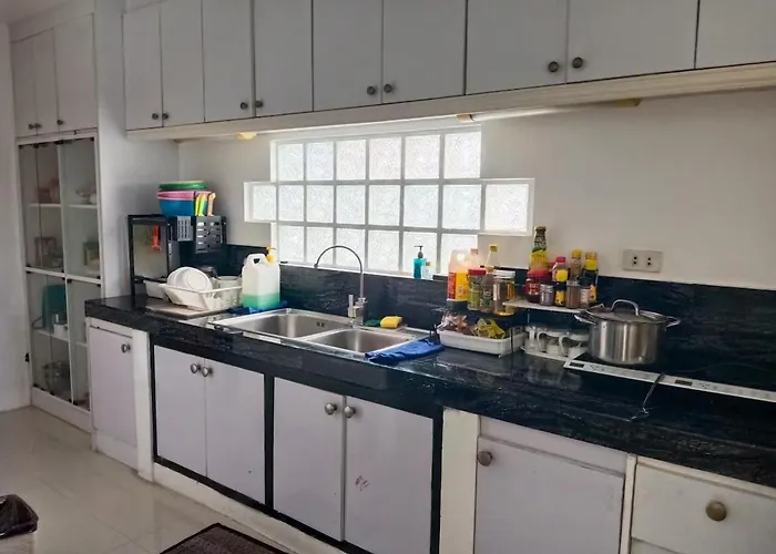 Near T1 Airpor, Garden With 20m Pool Villa, Family & Group Event & Ktv * Manila