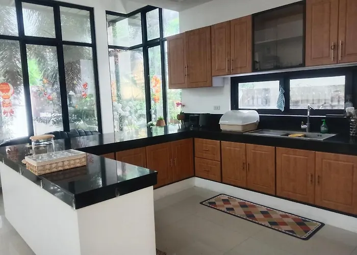 Near T1 Airpor, Garden With 20m Pool Villa, Family & Group Event & Ktv * Manila